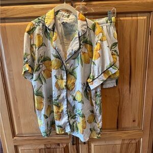 Averie Lemon Pattern Casual short pajama set